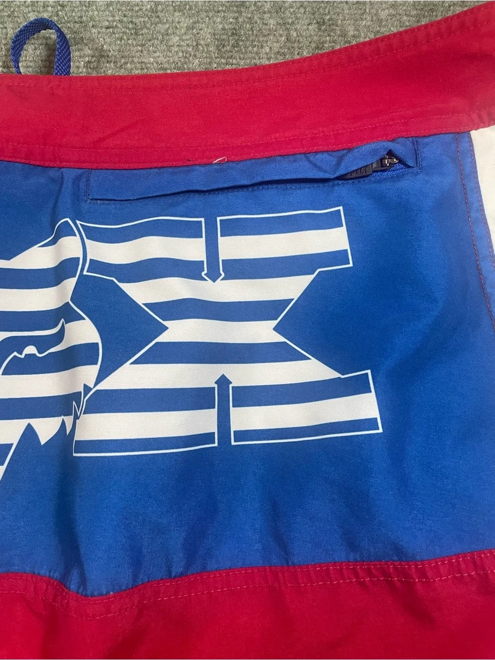 Fox men swim